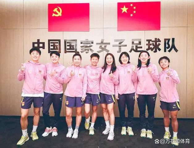 娇妻裸体交换舞会√